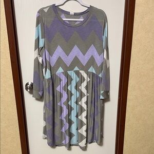 Chevron Patterned Shirt in Gray and Purple Size 2X